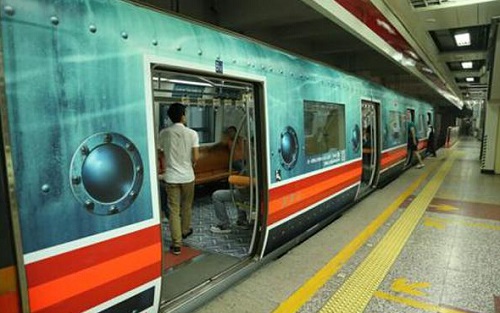 地鐵廣告推廣手機(jī)APP，確實可行！