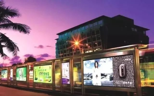 公交站臺(tái)廣告圖 公交站臺(tái)廣告圖