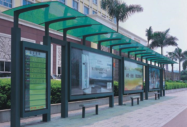 公交車候車亭廣告