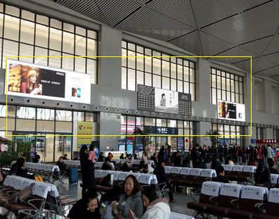 鶴壁東站出發(fā)層候車(chē)大廳墻面燈箱廣告