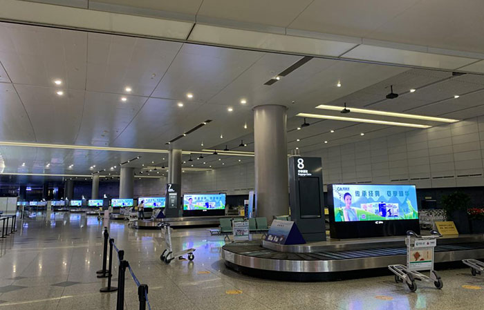 南京機(jī)場燈箱廣告2