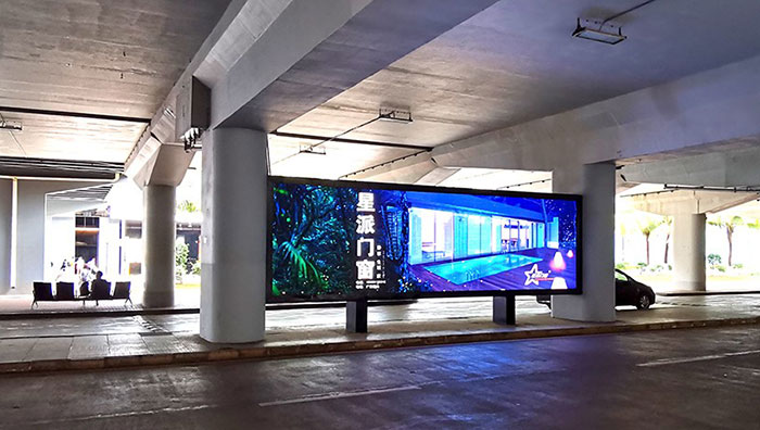 海口機場到達區(qū)電子屏廣告1