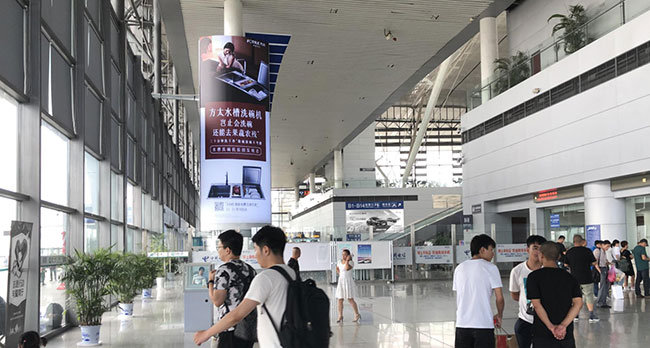 青島高鐵站廣告中進(jìn)站大廳燈箱媒體怎么樣？