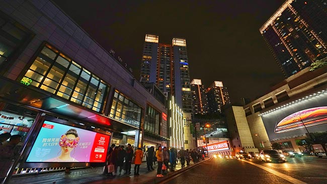 品牌和商家為什么要投放重慶候車亭廣告？