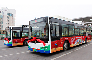 青島公交廣告線路案例，食品快消青島公交車廣告，青島公交車身廣告效果怎么樣？