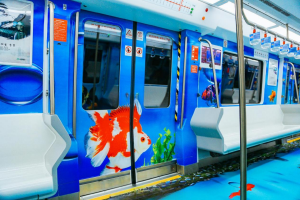福州地鐵列車(chē)廣告價(jià)格多少錢(qián)？福州地鐵金魚(yú)主題車(chē)廂內(nèi)包車(chē)廣告