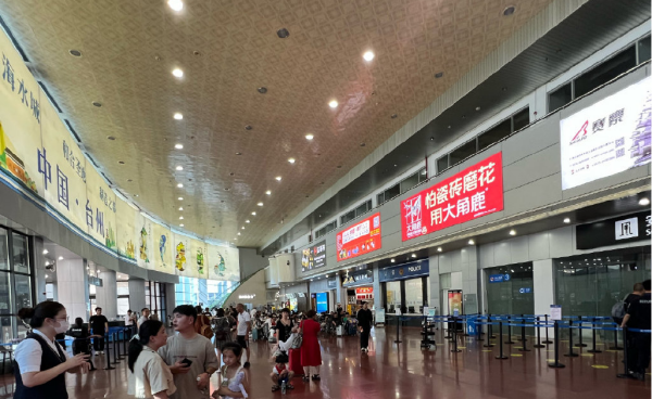 臺(tái)州路橋機(jī)場(chǎng)最大廣告牌價(jià)格多少錢？臺(tái)州機(jī)場(chǎng)廣告面積位置優(yōu)勢(shì)