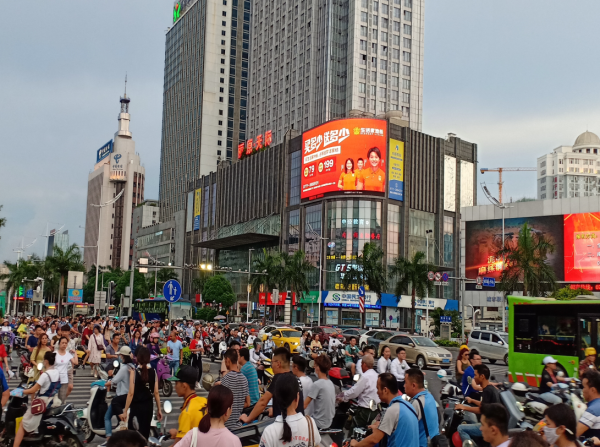 南寧LED大屏廣告價格？南寧民族大道麗原天際會展航洋城LED大屏廣告