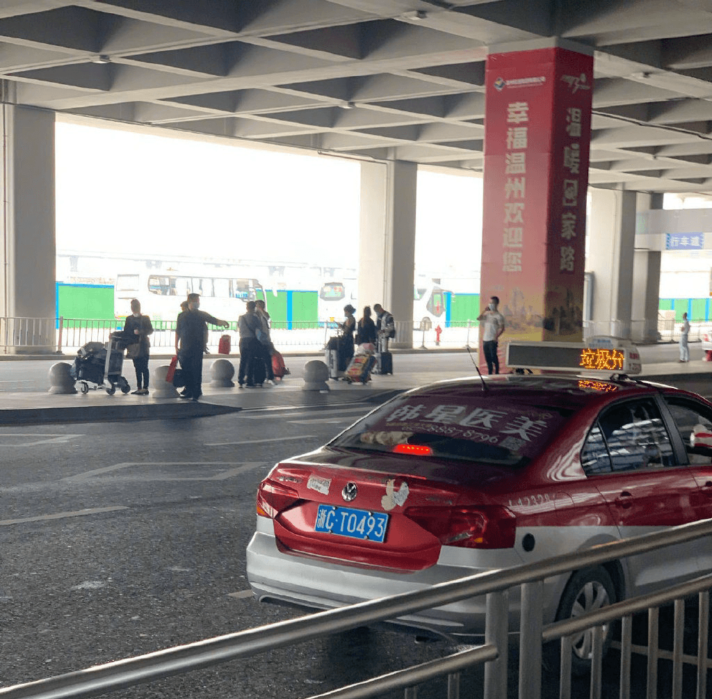 溫州出租車廣告價(jià)格多少錢？溫州出租車頂屏廣告出租車后窗貼廣告