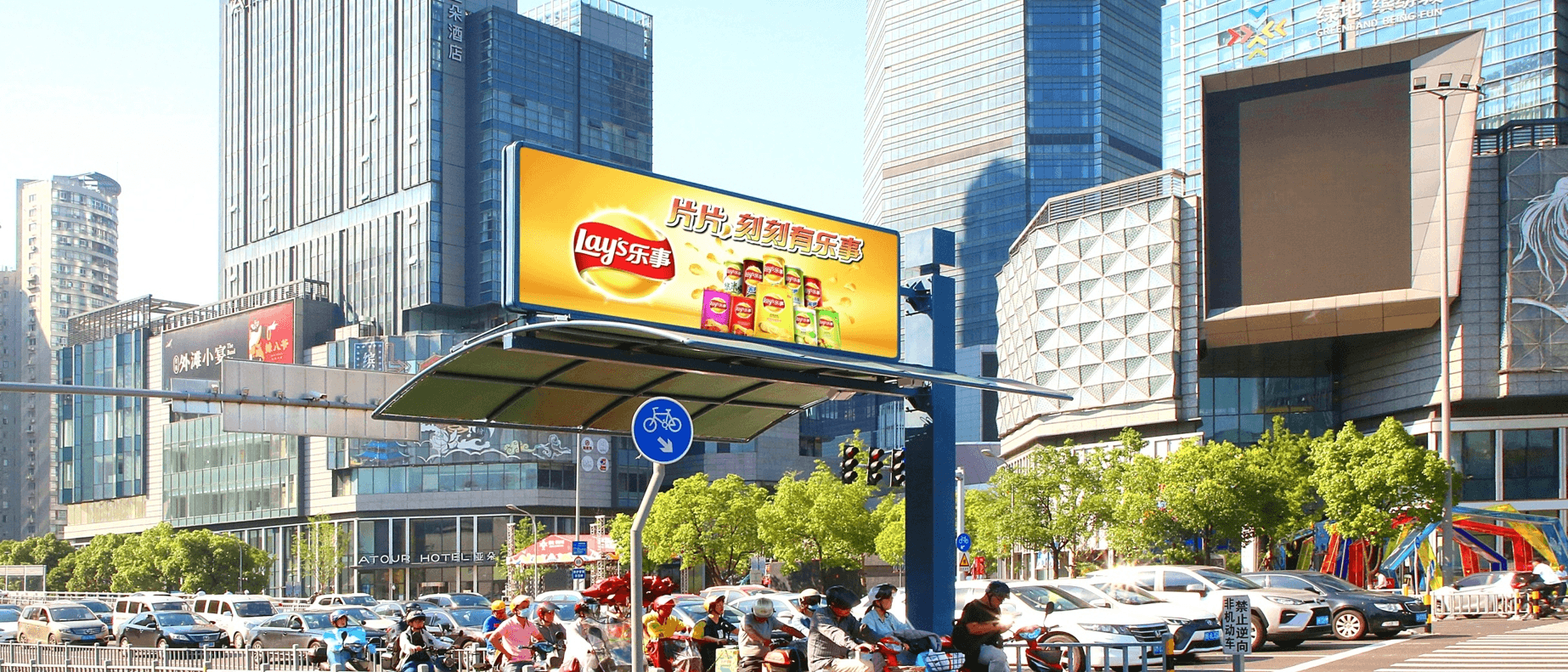 寧波十字路口遮陽(yáng)棚大牌廣告價(jià)格收費(fèi)？寧波路口戶外大牌廣告牌