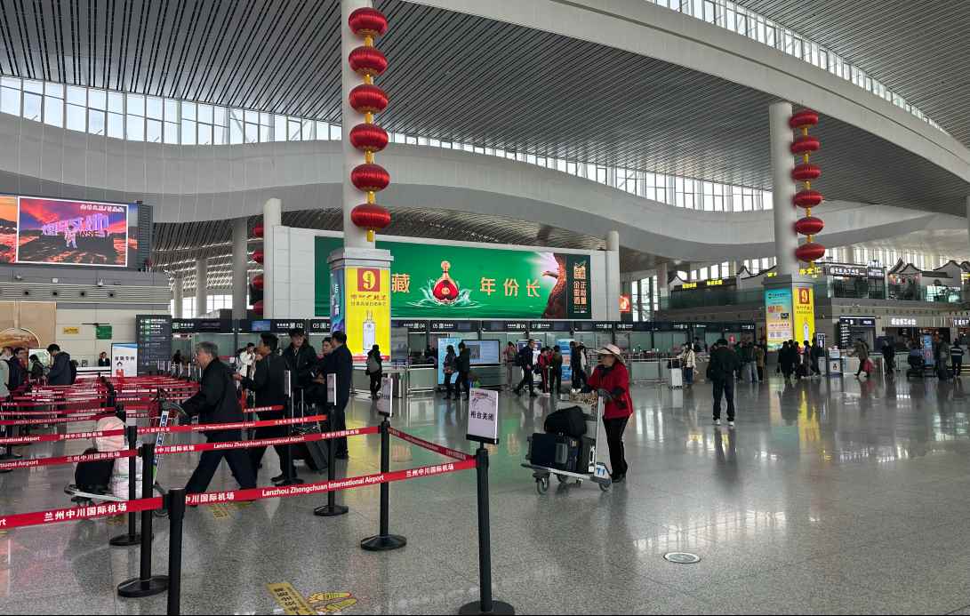 蘭州中川機(jī)場廣告價格收費，蘭州機(jī)場春運出發(fā)到達(dá)廣告LED大屏