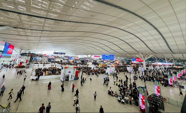 深圳北站電子屏廣告價(jià)格收費(fèi)，深圳北高鐵站高性價(jià)比LED大屏廣告