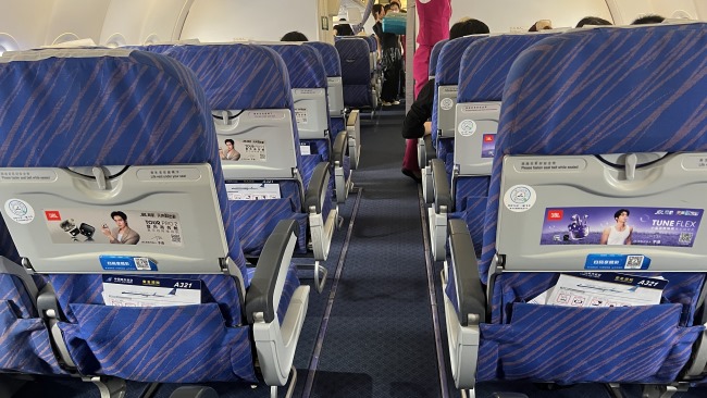 南方航空機(jī)載機(jī)艙廣告價(jià)格收費(fèi)，南航飛機(jī)頭枕巾座椅小桌板廣告