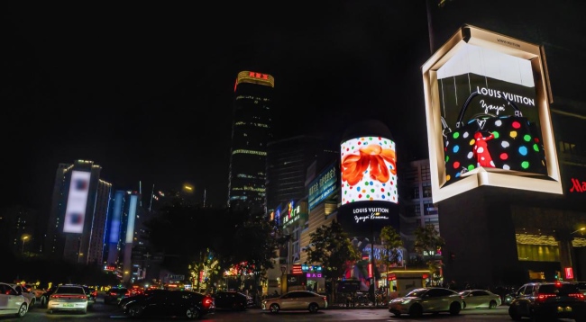 廣州天河正佳廣場萬豪酒店裸眼3D雙屏LED廣告，廣州LED大屏廣告價格