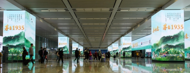 上海虹橋高鐵站機場客流樞紐地下通道LED大屏包柱廣告價格