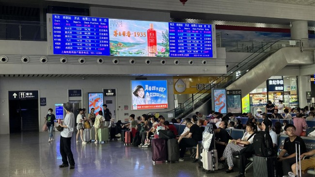 金華火車站廣告價格收費標(biāo)準(zhǔn)，金華高鐵站候車大廳LED大屏廣告牌
