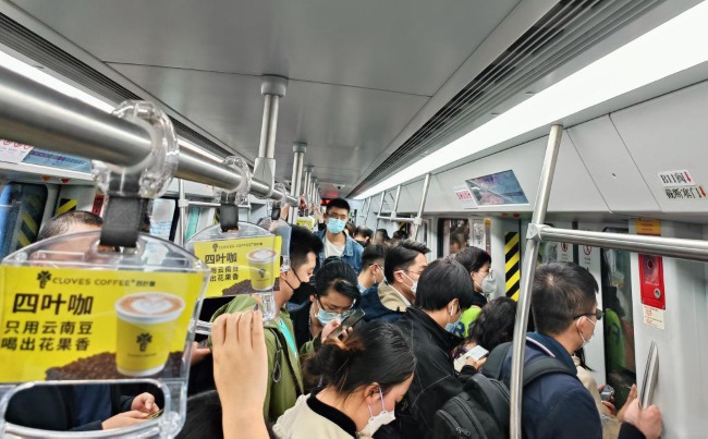 昆明地鐵車廂拉手列車拉環(huán)廣告優(yōu)勢分析，昆明地鐵廣告價格收費