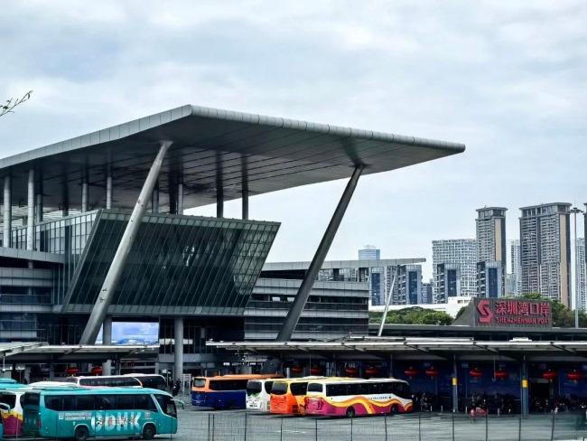 深圳灣口岸出入口通道LED大屏廣告牌，南山深圳灣口岸廣告價(jià)格收費(fèi)