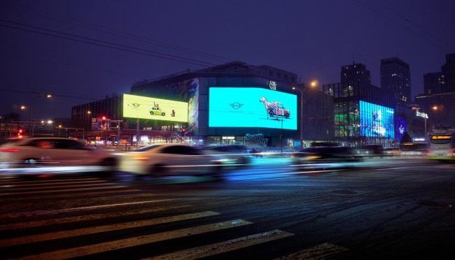 北京朝外THE BOX戶外三屏LED大屏廣告投放，北京商圈LED大屏廣告價格