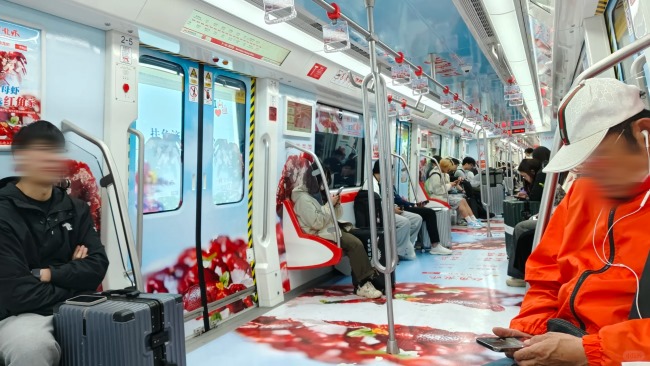 南通地鐵車廂創(chuàng)意全景內(nèi)包車廣告餐飲案例，南通地鐵列車廣告價(jià)格