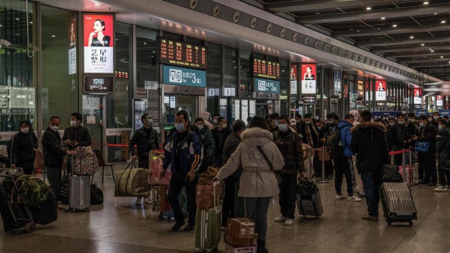 上海虹橋站高鐵出站通道兩側(cè)燈箱廣告，上海虹橋火車站廣告價格
