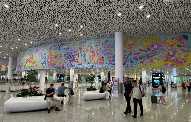 深圳寶安機(jī)場國際到達(dá)通道燈箱廣告，深圳機(jī)場廣告牌價(jià)格