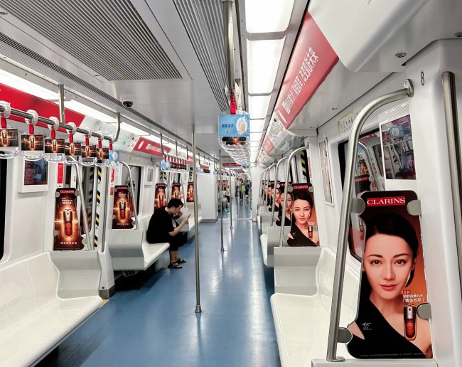 福州1號(hào)線(xiàn)地鐵車(chē)廂貼紙內(nèi)包車(chē)廣告，福州地鐵列車(chē)廣告價(jià)格