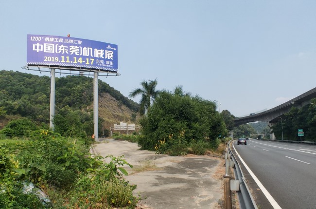 東莞虎門(mén)大橋高速立柱大牌廣告投放，東莞高桿戶外廣告價(jià)格