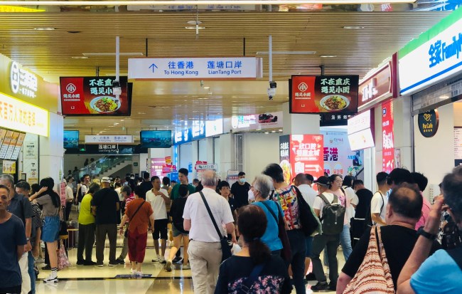 蓮塘口岸廣告位為什么一位難求？深圳第一戶外傳媒代理發(fā)布相關(guān)廣告有哪些優(yōu)勢(shì)？