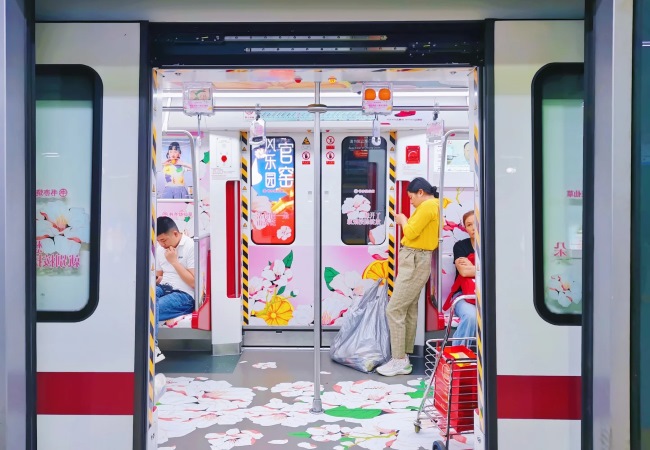 長(zhǎng)沙地鐵2號(hào)線全景內(nèi)包車貼廣告，長(zhǎng)沙地鐵車廂廣告價(jià)格