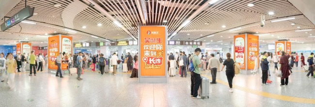 長沙地鐵火車南站閘機口包柱燈箱廣告投放，長沙地鐵廣告價格