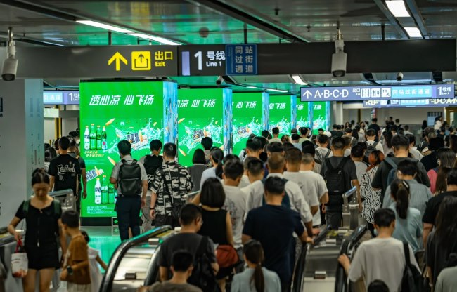 成都地鐵孵化園站廳包柱LED廣告投放，成都南站地鐵大屏廣告