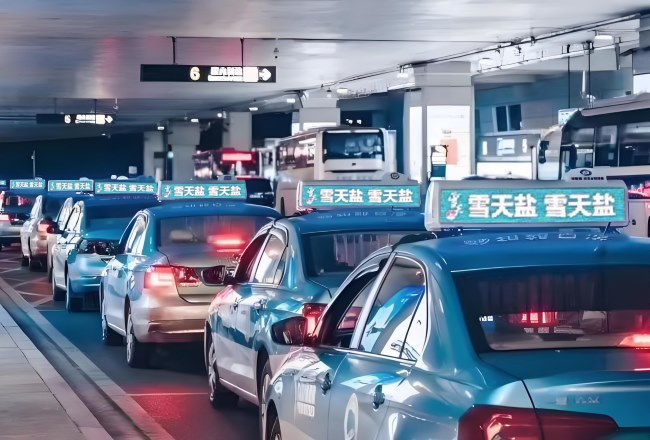 南寧出租車頂LED屏廣告投放，南寧出租車頂燈彩屏廣告價格