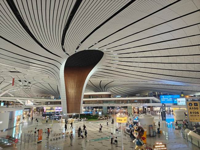 廣州白云機場T3航站樓即將在年內(nèi)啟用，其規(guī)模與大興機場相比如何
