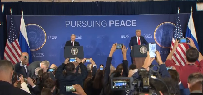 剛剛結(jié)束的特普會給俄烏局勢產(chǎn)生什么影響？未來俄烏走向和平的可能性有多大？