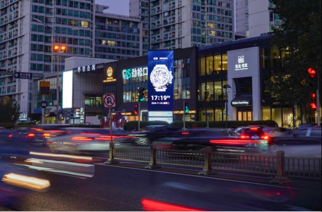 北京華貿(mào)中心SKP北街三面立柱LED廣告投放，北京LED大屏廣告價(jià)格