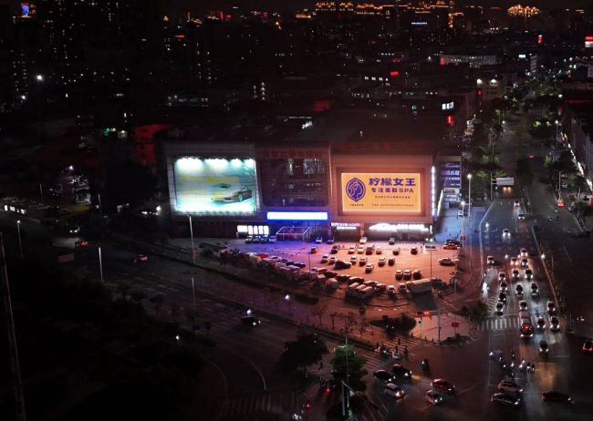 泉州鯉城區(qū)海天汽車城LED廣告投放，泉州戶外大牌廣告價格