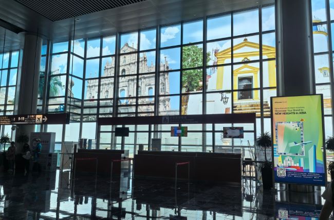 澳門國際機場候機區(qū)登機口燈箱廣告投放，澳門機場大屏廣告