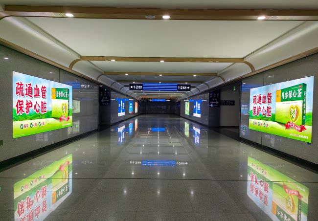 惠州南站高鐵出站通道墻面燈箱廣告投放，惠州南站廣告價格