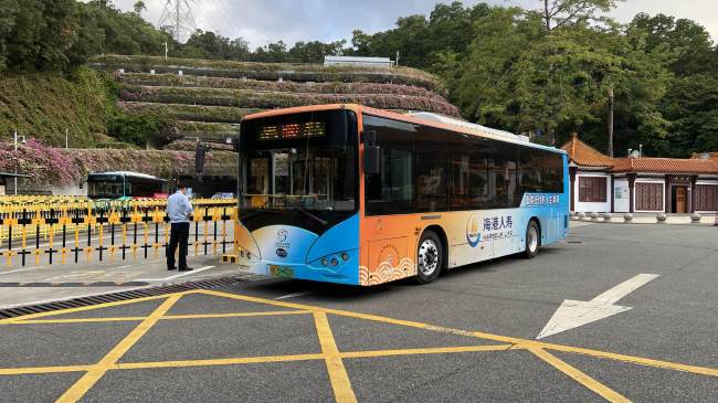 深圳公交車身廣告：流動視窗的多維觸達(dá)價值