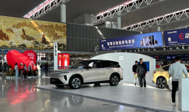 汽車行業(yè)2026春運(yùn)廣告怎么投？戶外廣告如何選擇更有性價(jià)比？