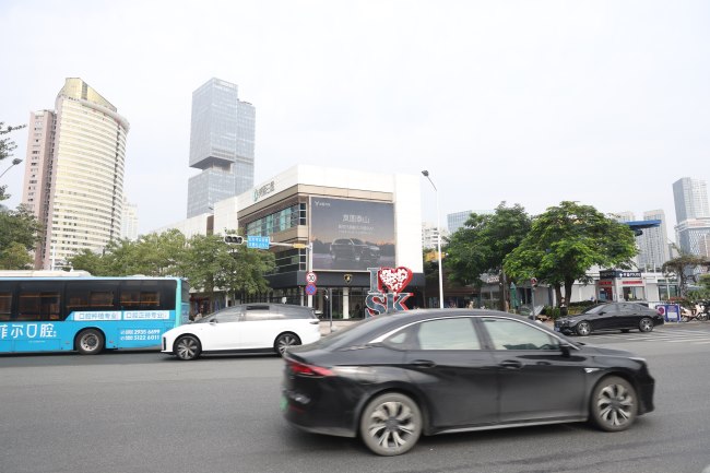 深圳蛇口海上世界LED大屏：濱海商圈的高效視覺(jué)觸點(diǎn)