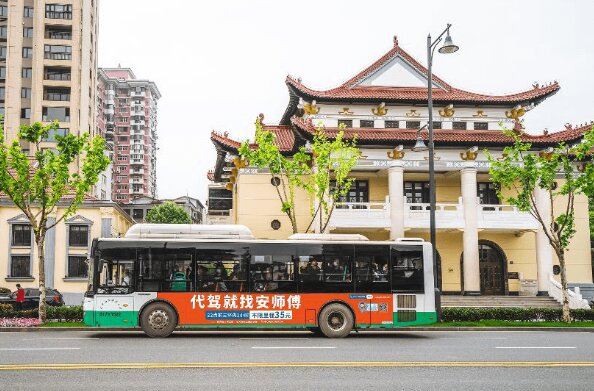 武漢公交車巴士廣告價(jià)格收費(fèi)多少錢？武漢公交車身廣告案例優(yōu)勢